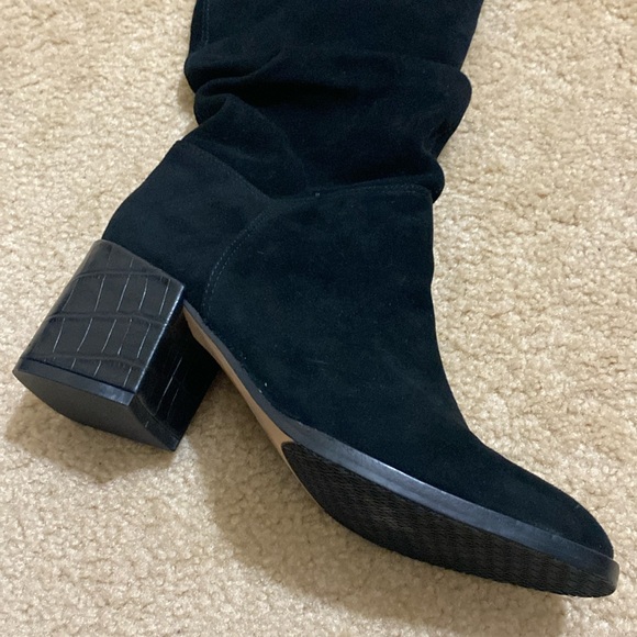 NWOB DONALD PLINER Women's Black Suede Pull-on Boots Size 6 - Picture 3 of 10